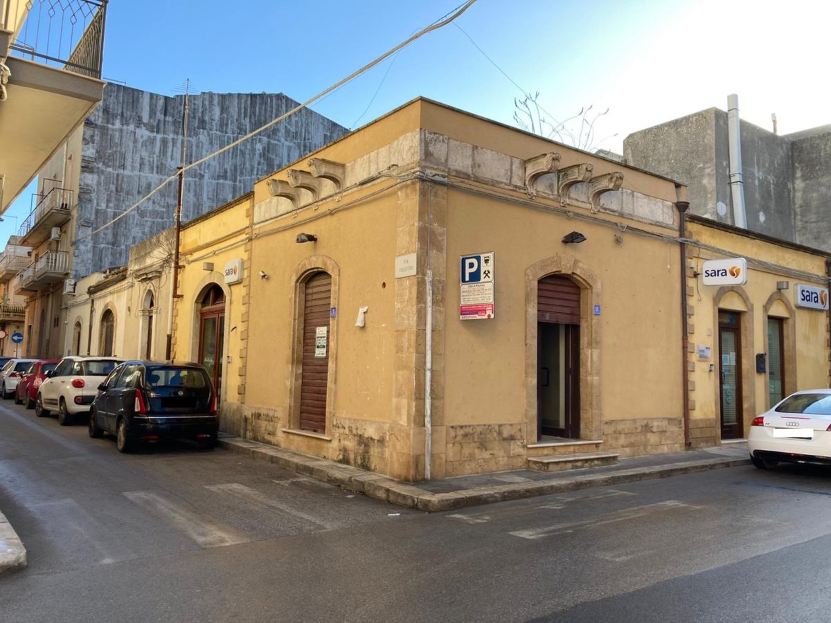 commerciale garibaldi 8