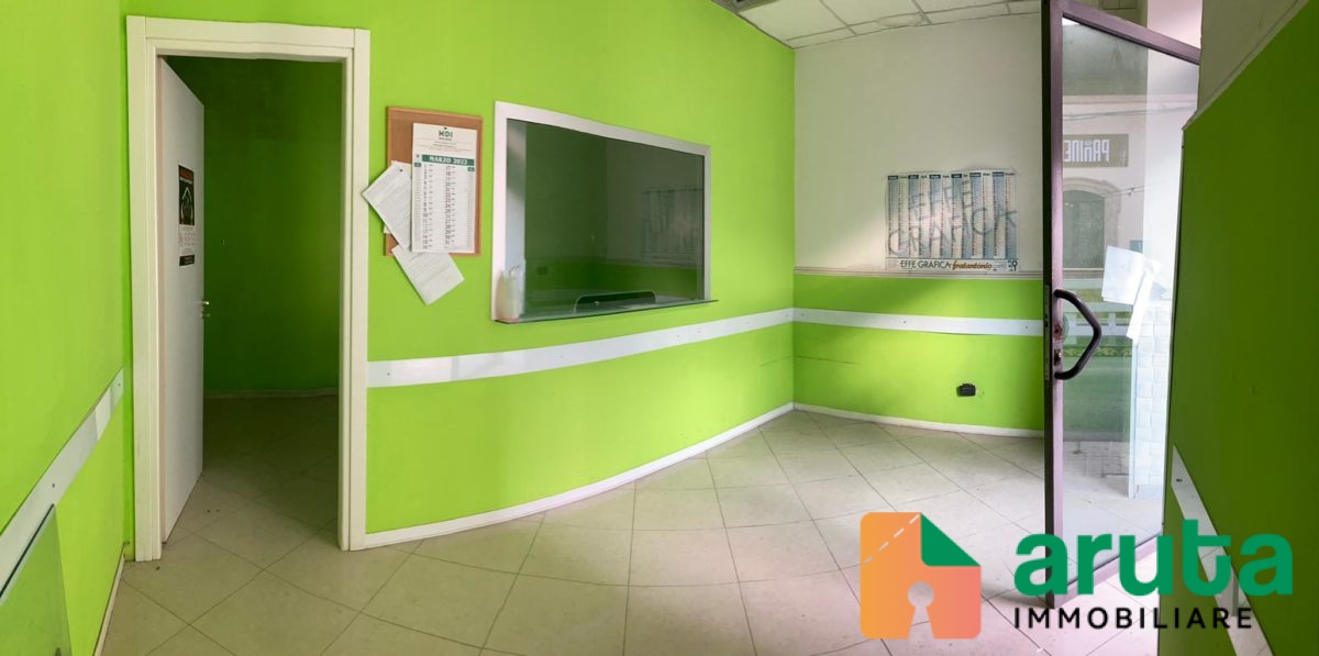 Pachino - Locale commerciale via Garibaldi (2)