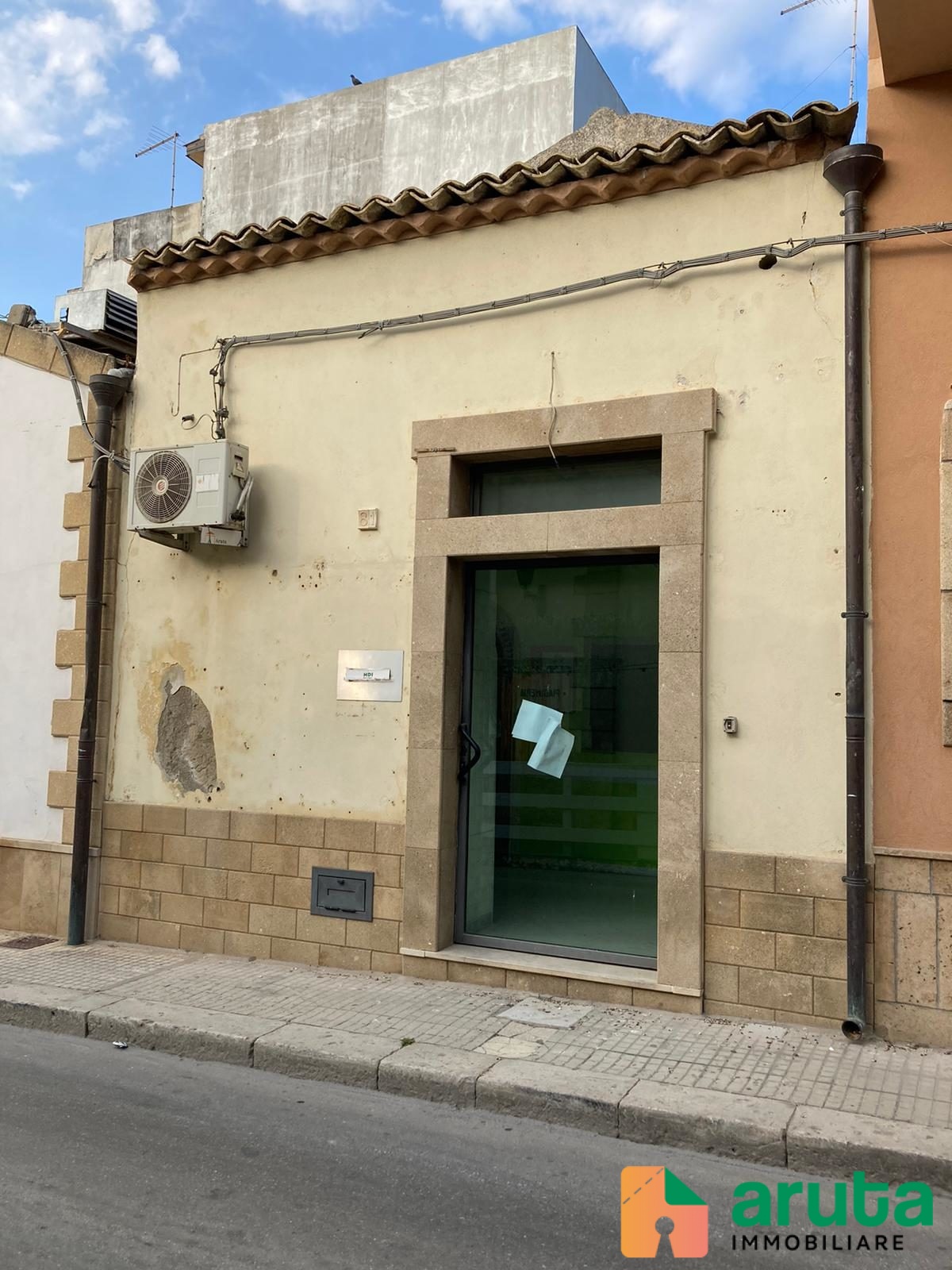 Pachino - Locale commerciale via Garibaldi (5)