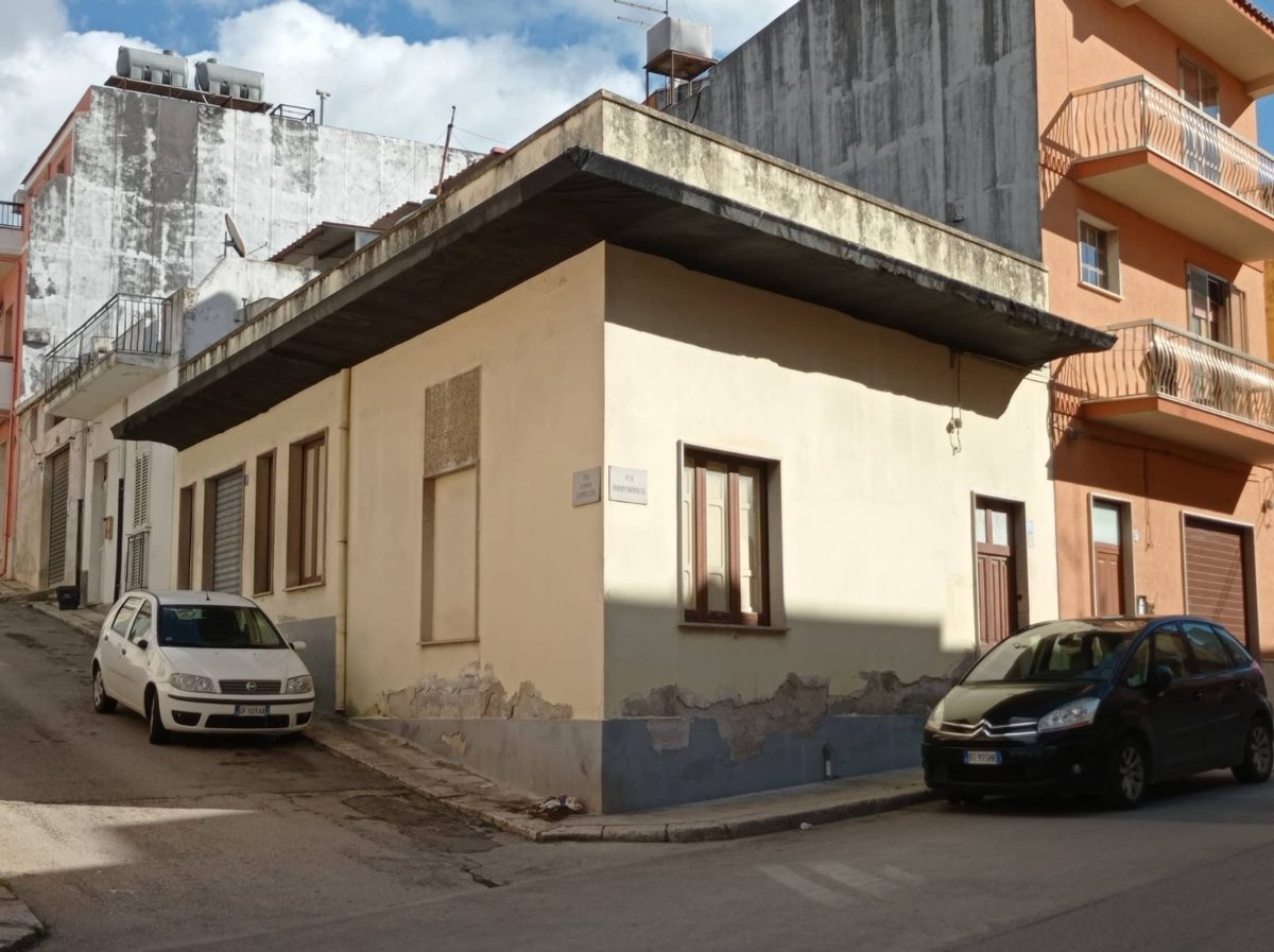 Via indipendenza angolo via Cappellini