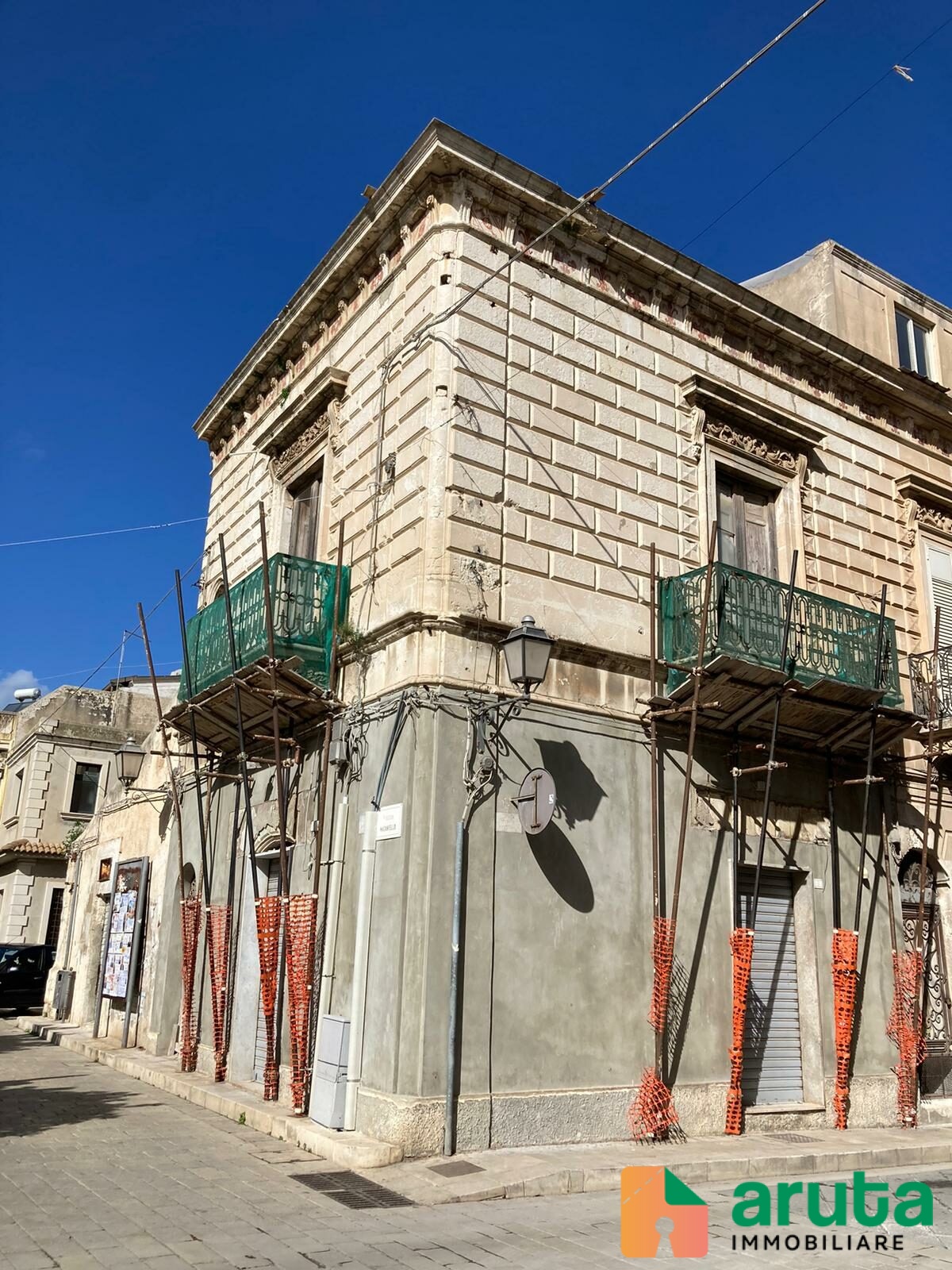 Rosolini - Piazza Masianello (10)