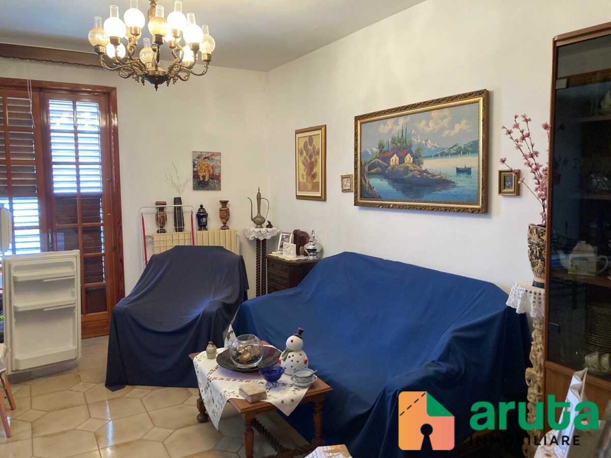 Pachino - Via Vitaliano Arangio (24)