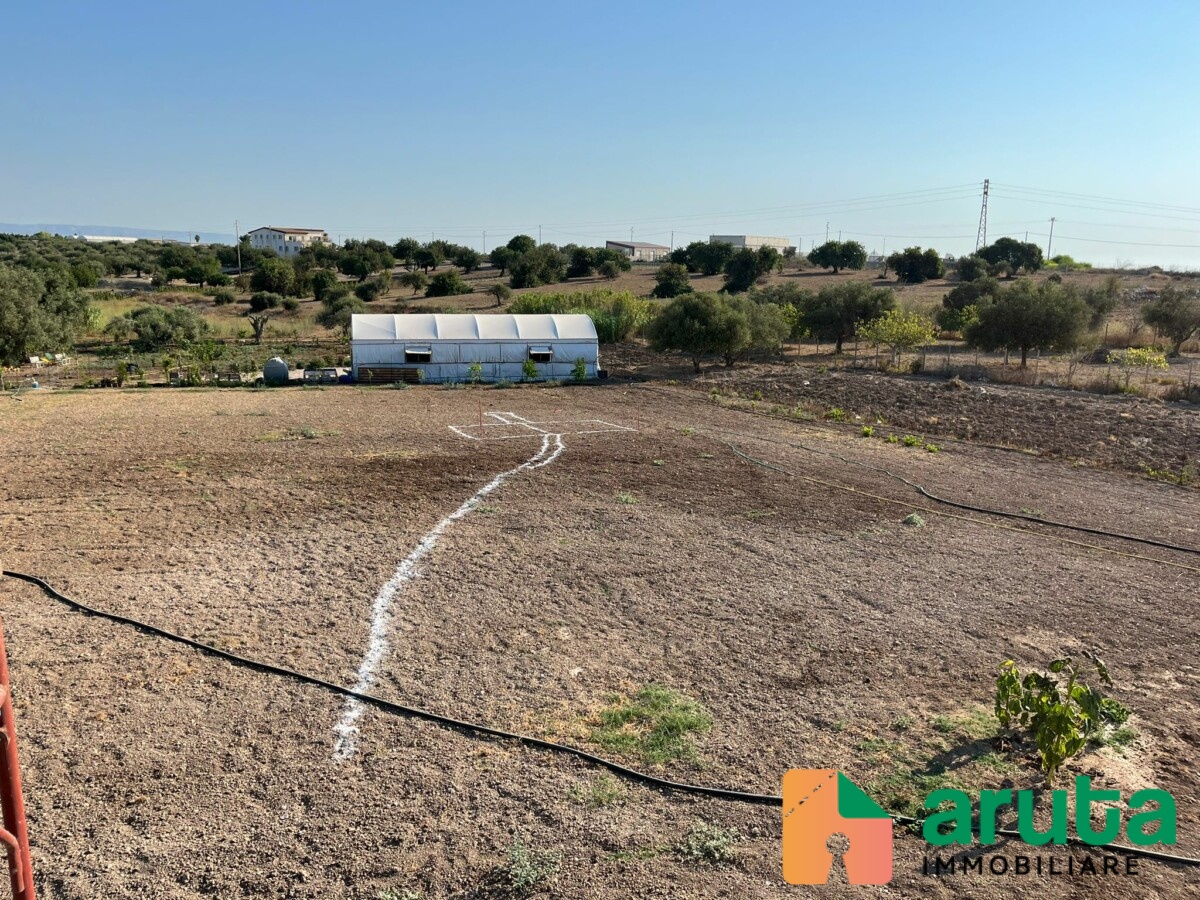 Pachino - Via Dello Stadio (16)