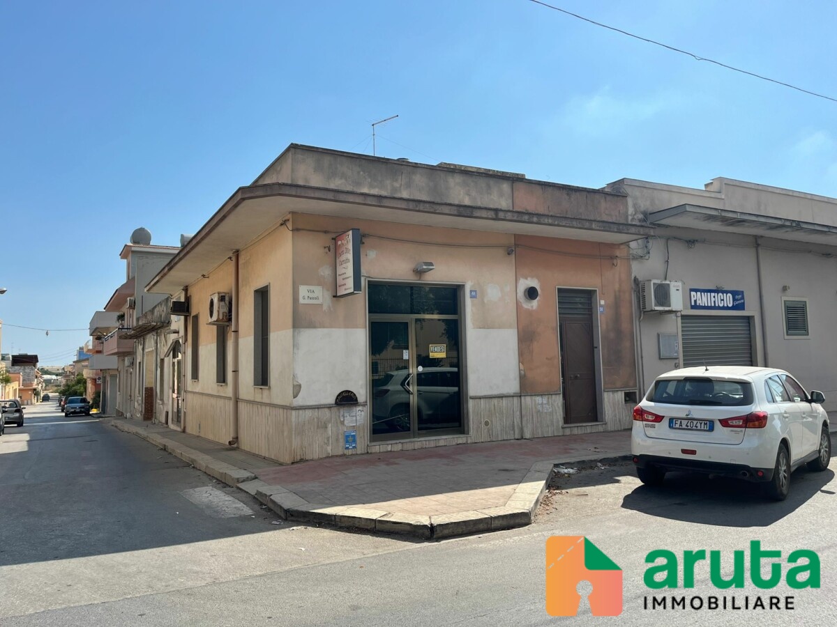 Pachino - Via Pascoli angolo via dei Ciclamini (2)