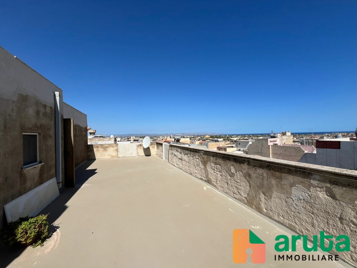 Pachino - Via Tommaseo (18)