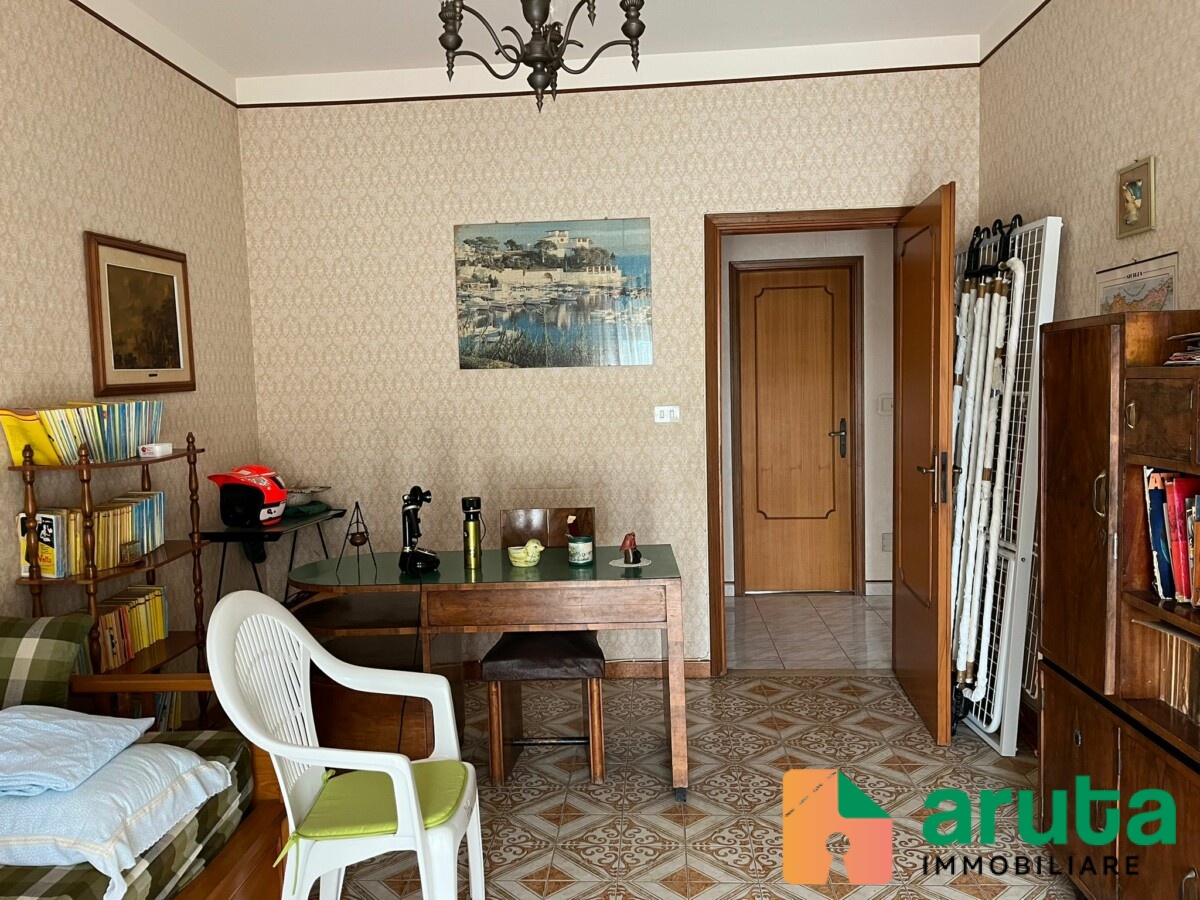 Pachino - Piazzale Nenni (14)