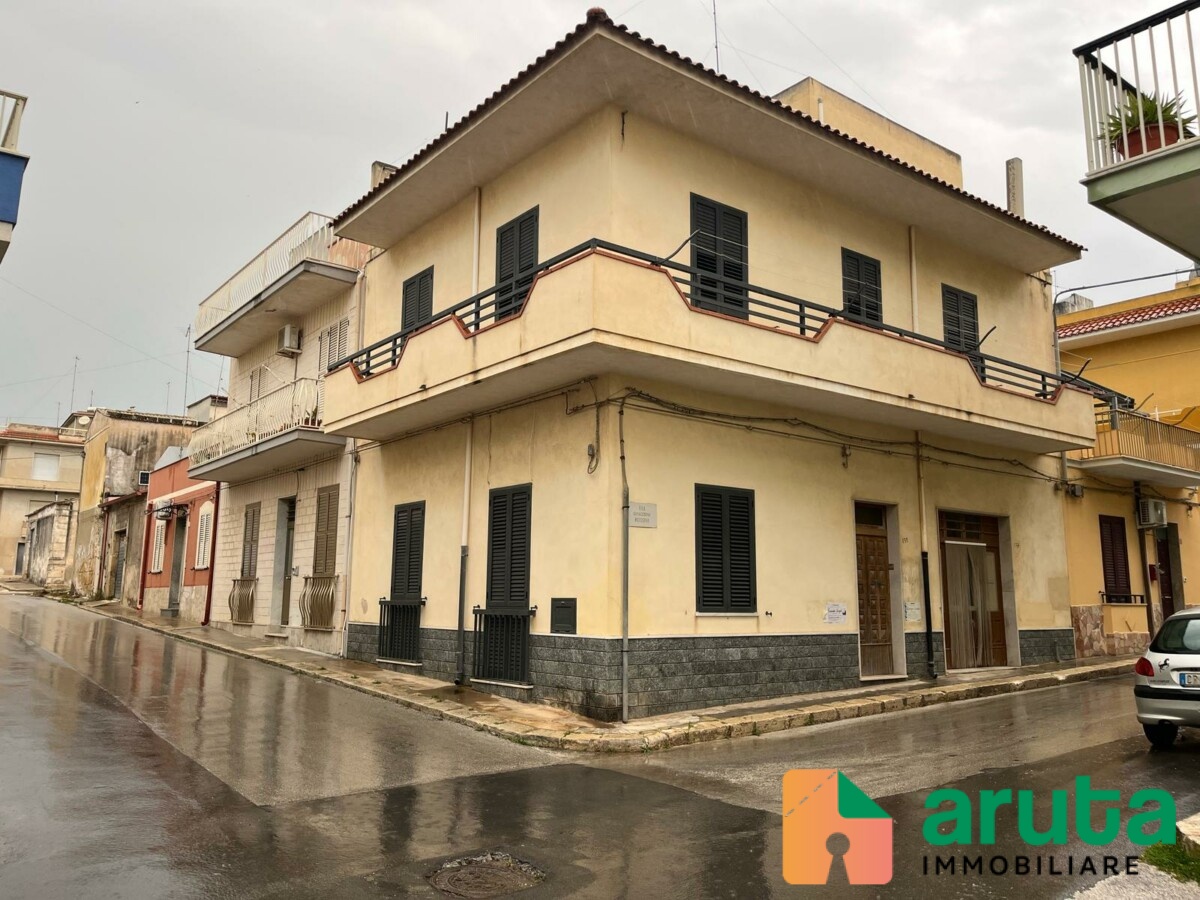 Pachino - Via Rossini angolo via Fabrizi (28)