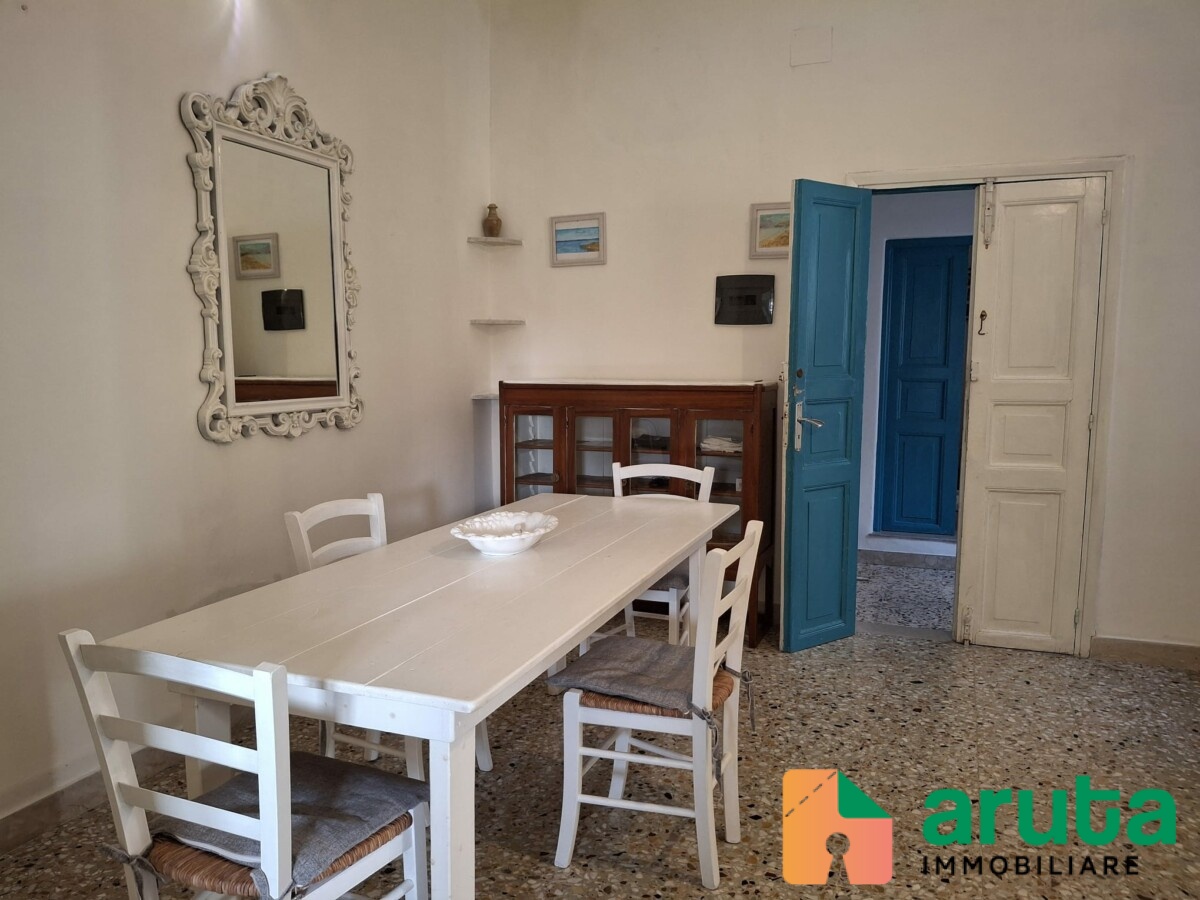 Pachino - Via Cassar Scalia (35)