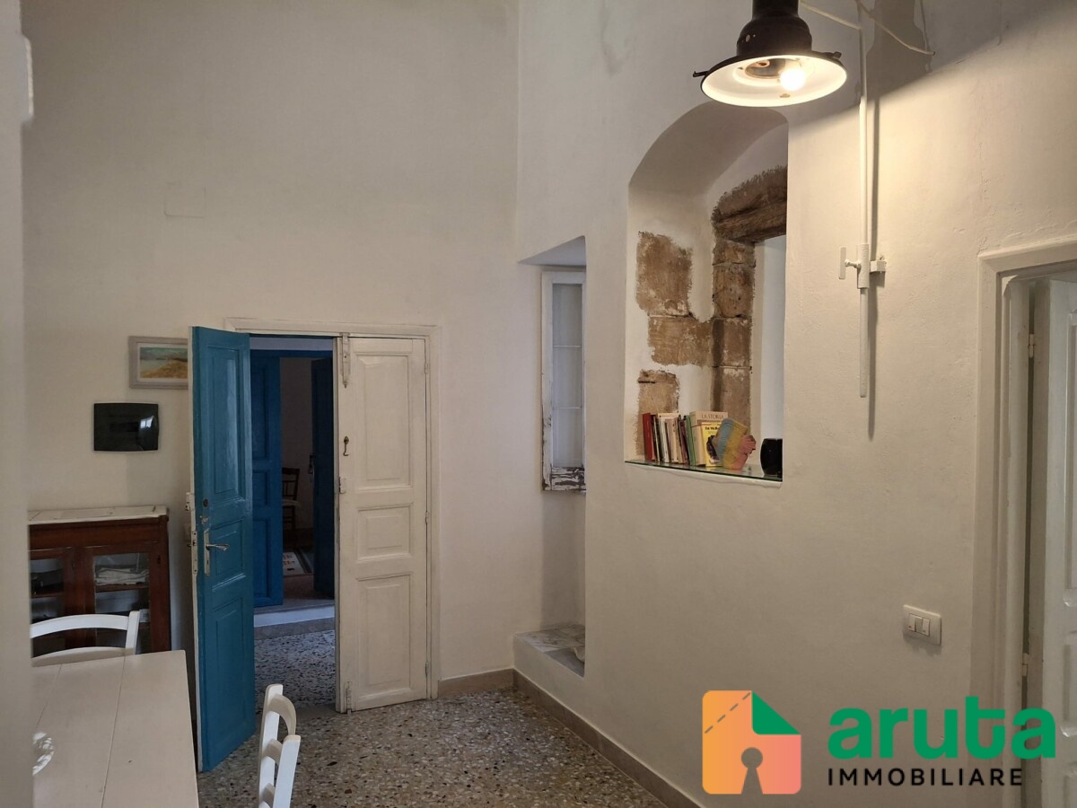 Pachino - Via Cassar Scalia (40)