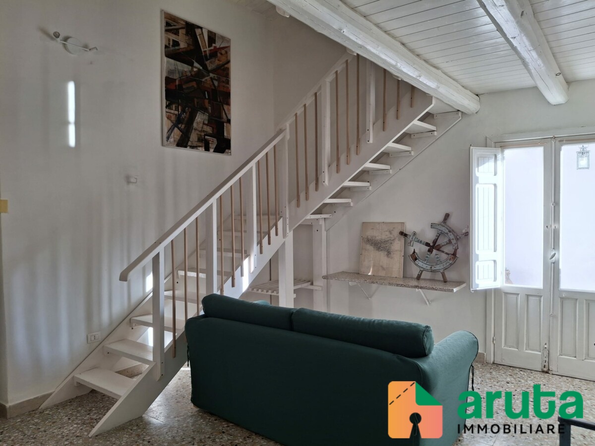 Pachino - Via Cassar Scalia (41)