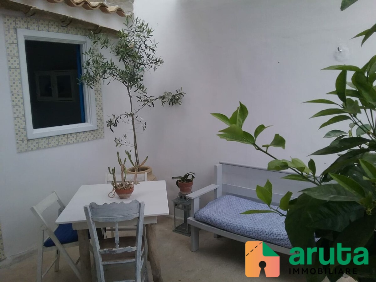 Pachino - Via Cassar Scalia (42)