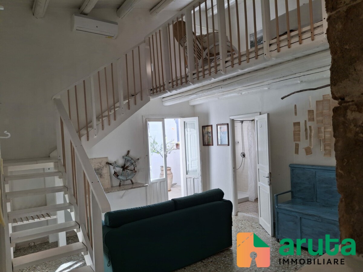 Pachino - Via Cassar Scalia (44)