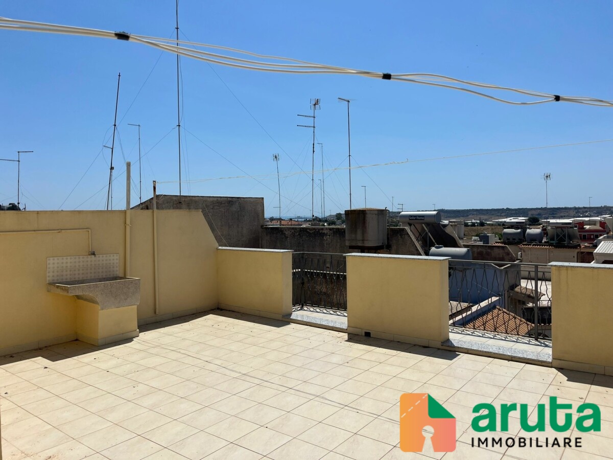 Pachino - Via Rossini (30)