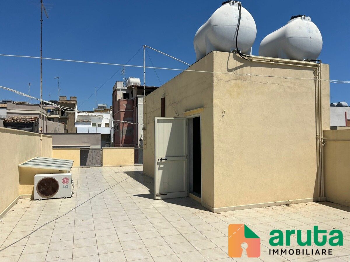 Pachino - Via Rossini (34)