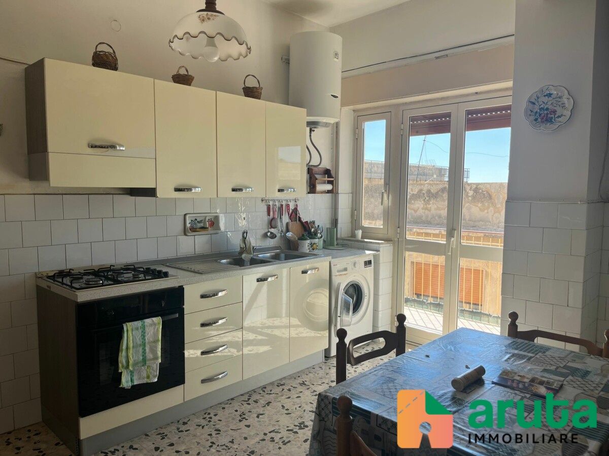 Noto - Via Ugo Lago (13)