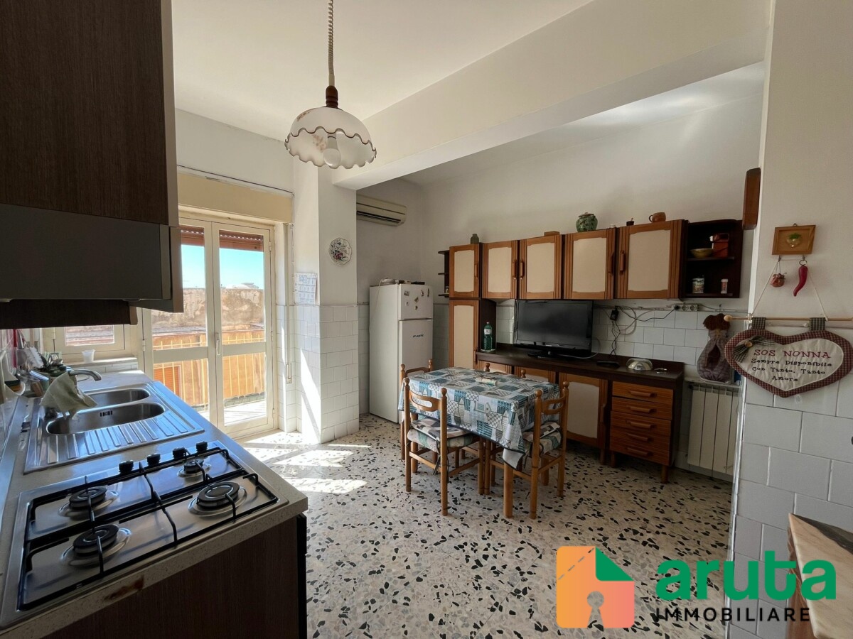 Noto - Via Ugo Lago (36)