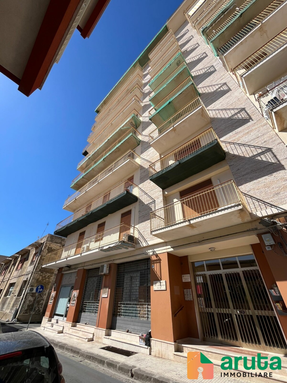 Noto - Via Ugo Lago (6)