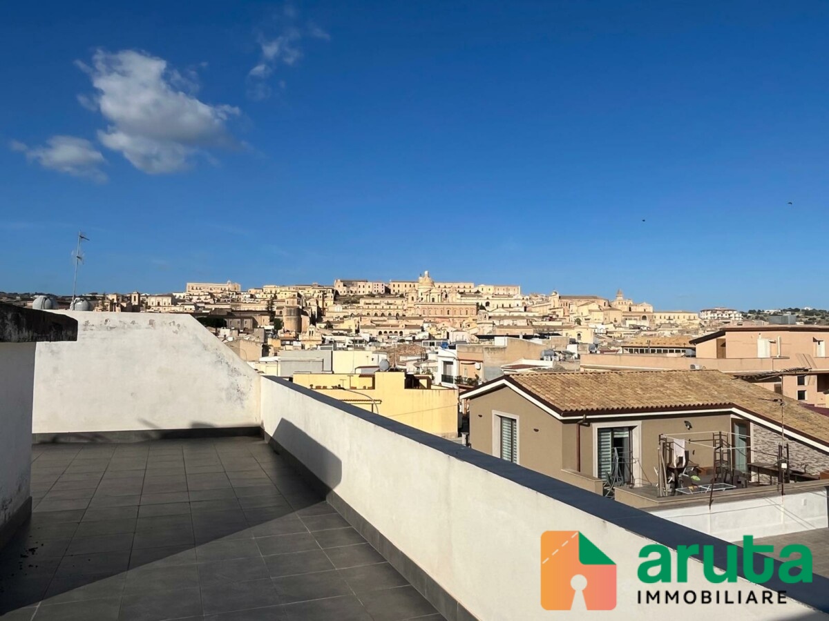 Noto - Via Firenze (3)